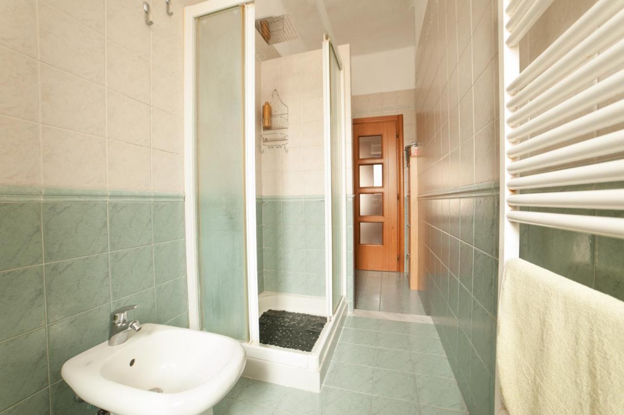 Cozy Room Stanza Close City Center In A Family House Stanza In Appartamento Condiviso Noi Viviamo In Casa Stanza In Affitto Turin Bagian luar foto