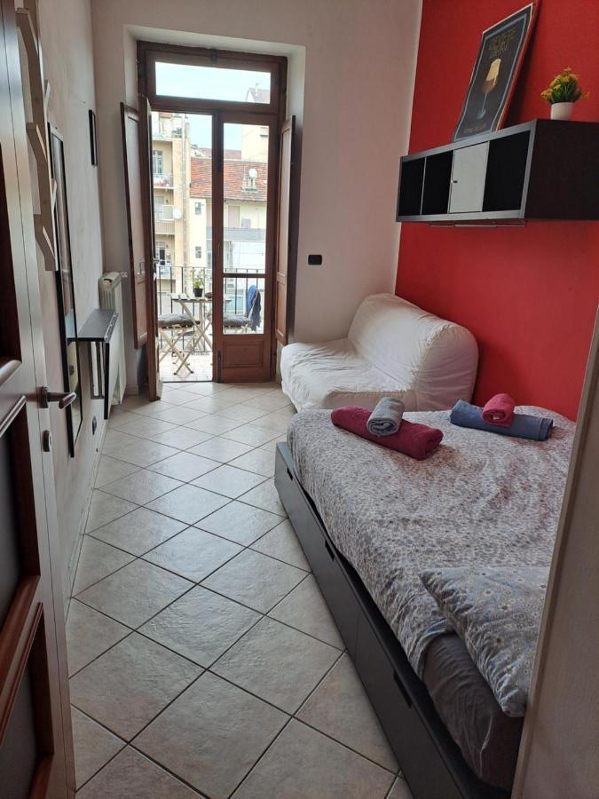 Cozy Room Stanza Close City Center In A Family House Stanza In Appartamento Condiviso Noi Viviamo In Casa Stanza In Affitto Turin Bagian luar foto