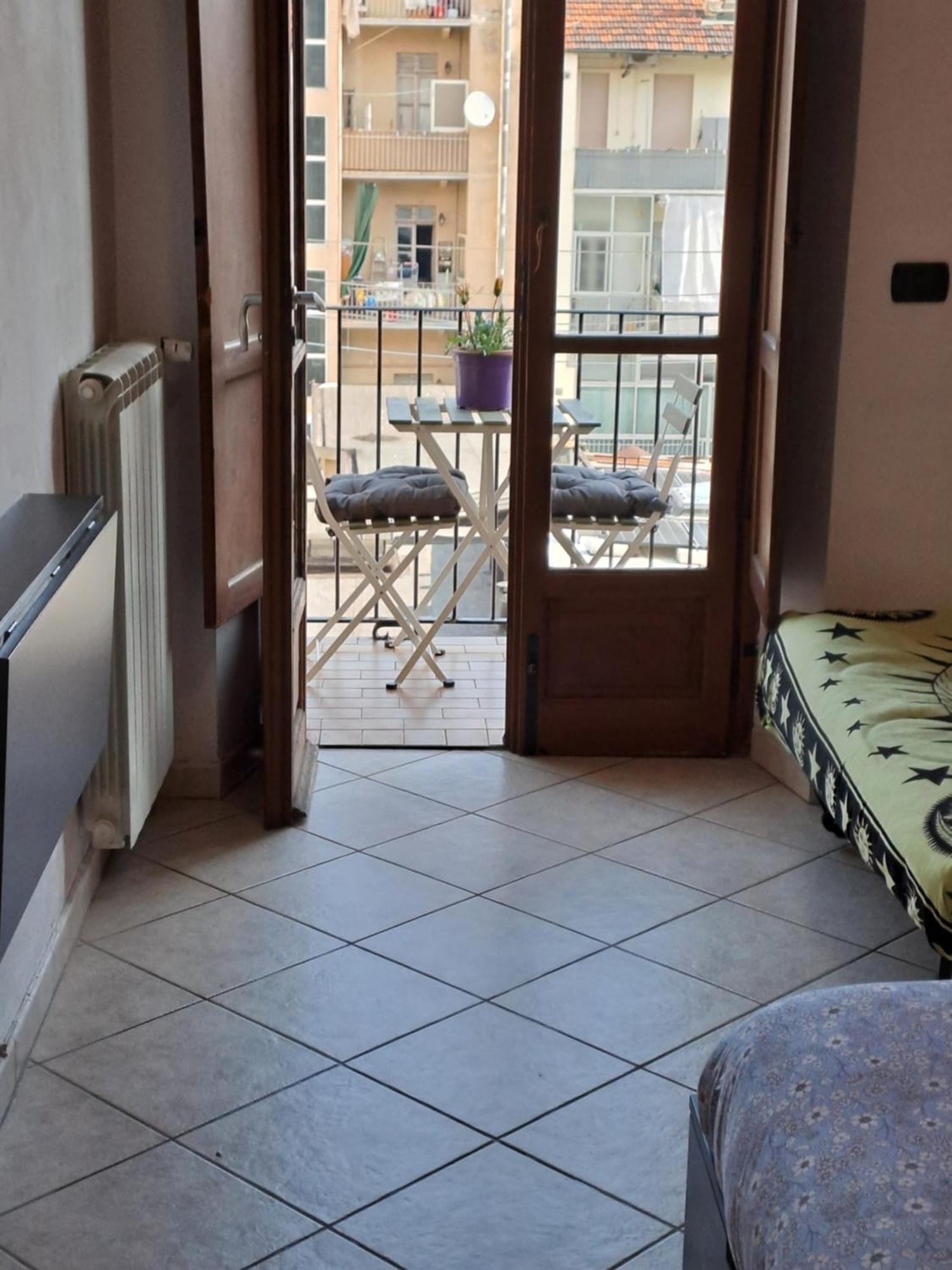 Cozy Room Stanza Close City Center In A Family House Stanza In Appartamento Condiviso Noi Viviamo In Casa Stanza In Affitto Turin Ruang foto